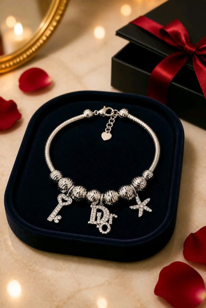 Armband mit Dior Lettern