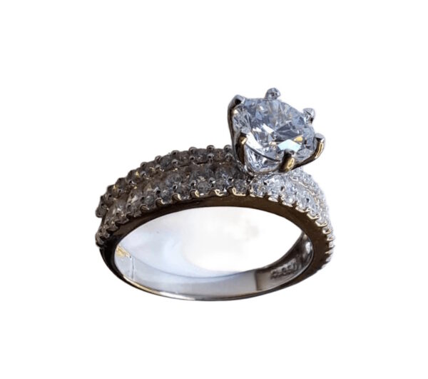 Fingerring mit Kristall