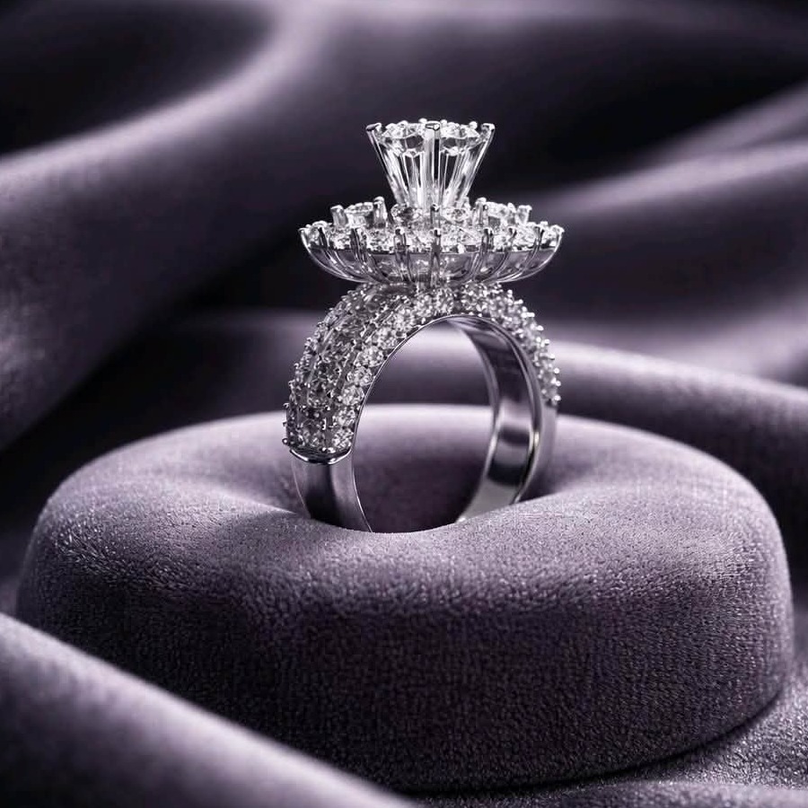 Fingerring mit Kristall