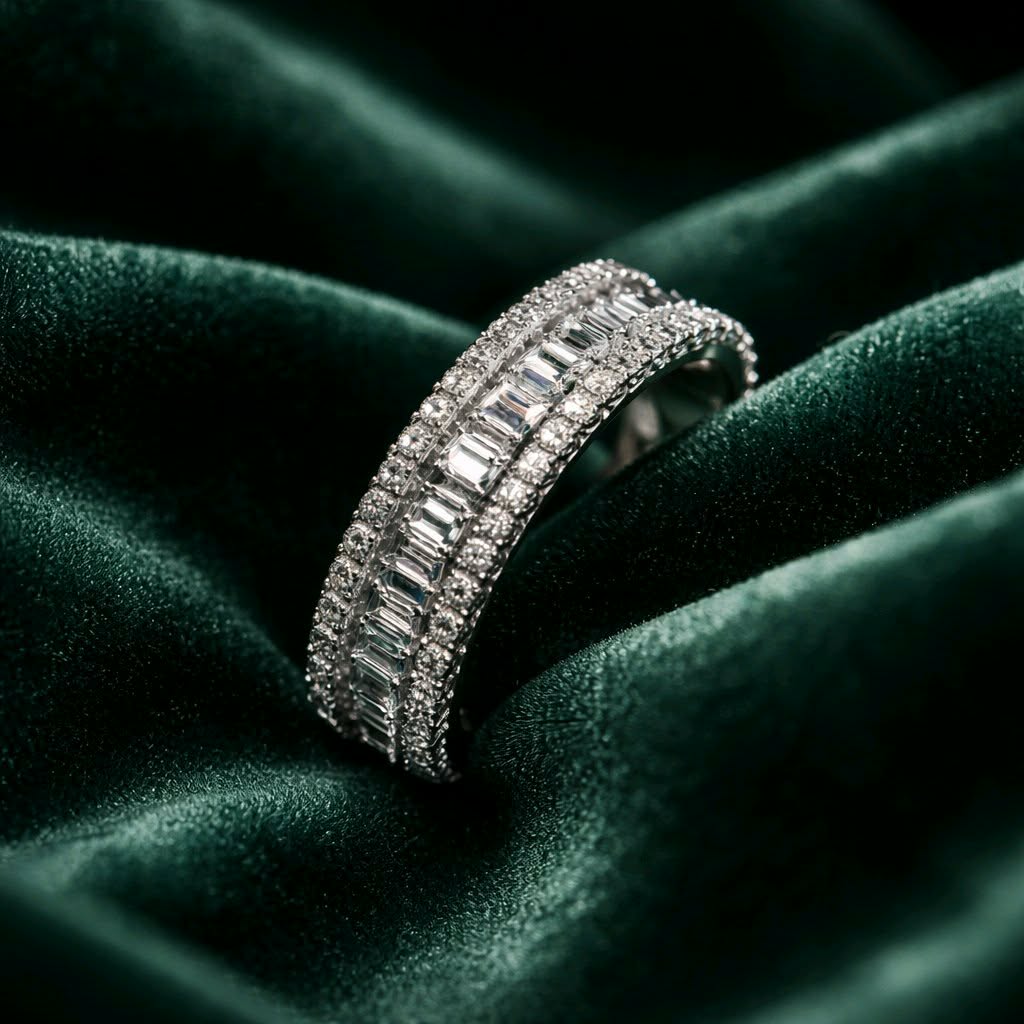 Fingerring mit Kristallen