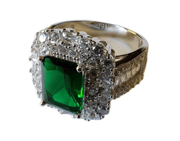 Fingerring mit Schmuckstein