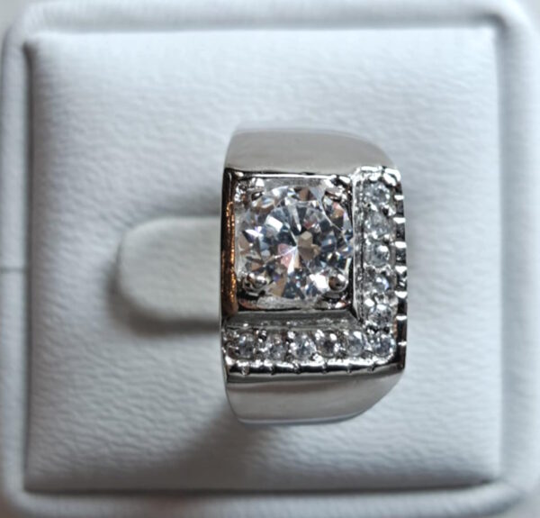 Fingerring mit Krone