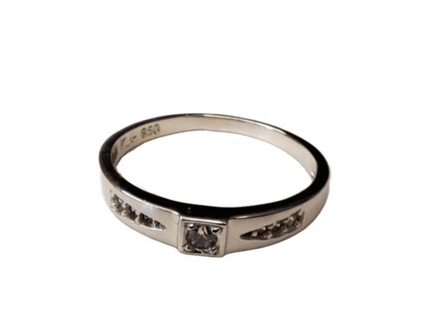 Fingerring mit Kristall