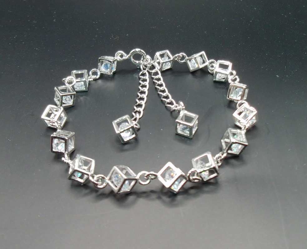 Armband mit Quadern