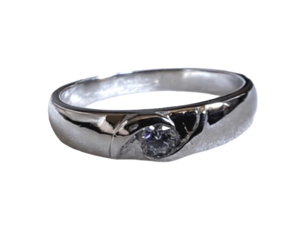 Fingerring mit Kristall