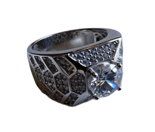 Fingerring mit Kristall