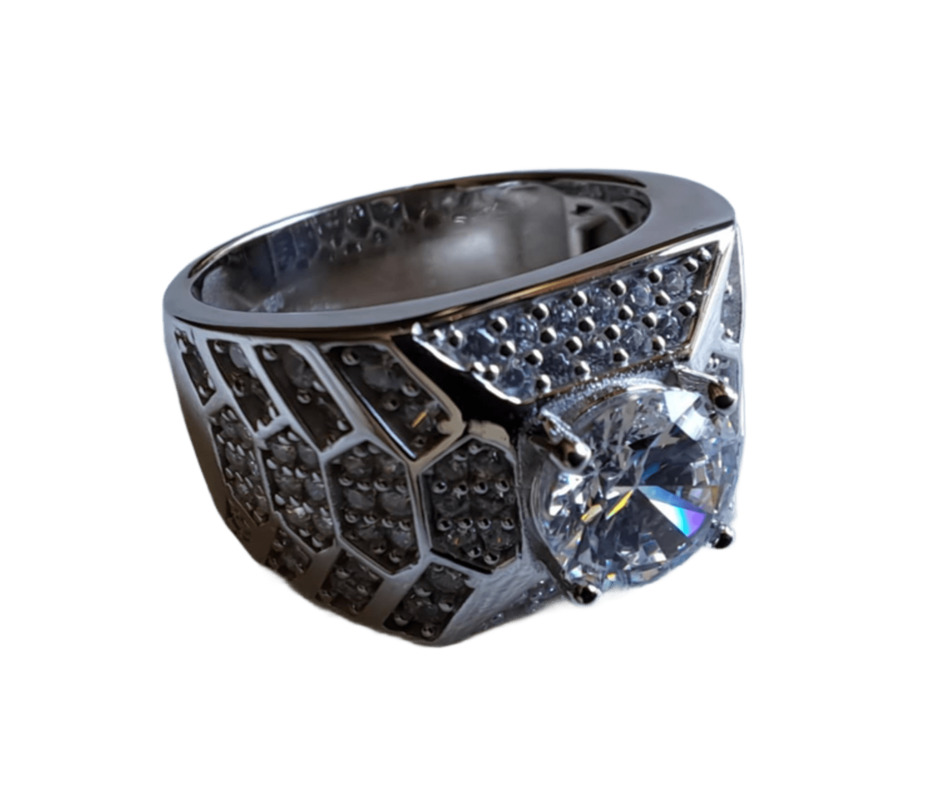 Fingerring mit Kristall