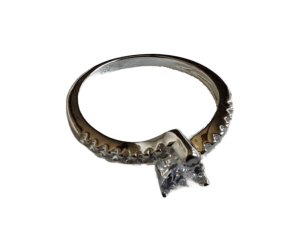 Fingerring mit Herzkristall
