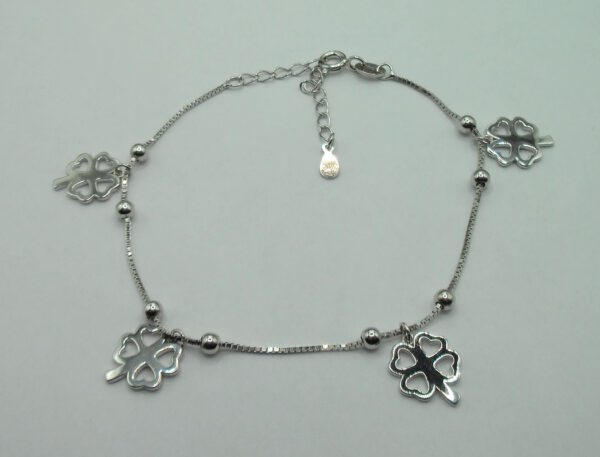 Armband mit Kleeblättern