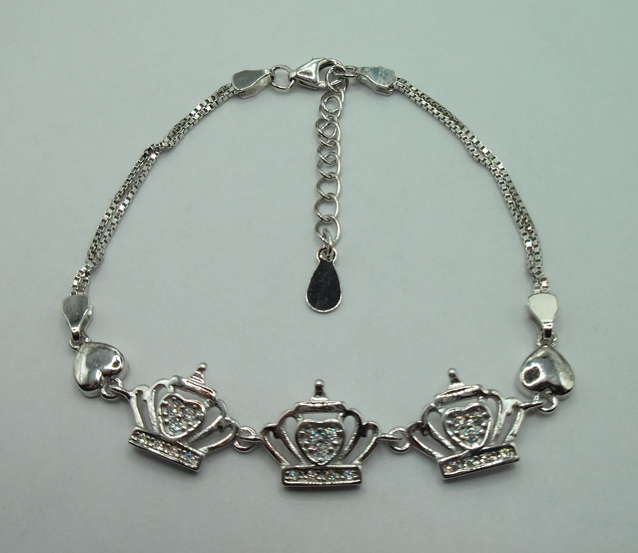 Armband mit Kronen