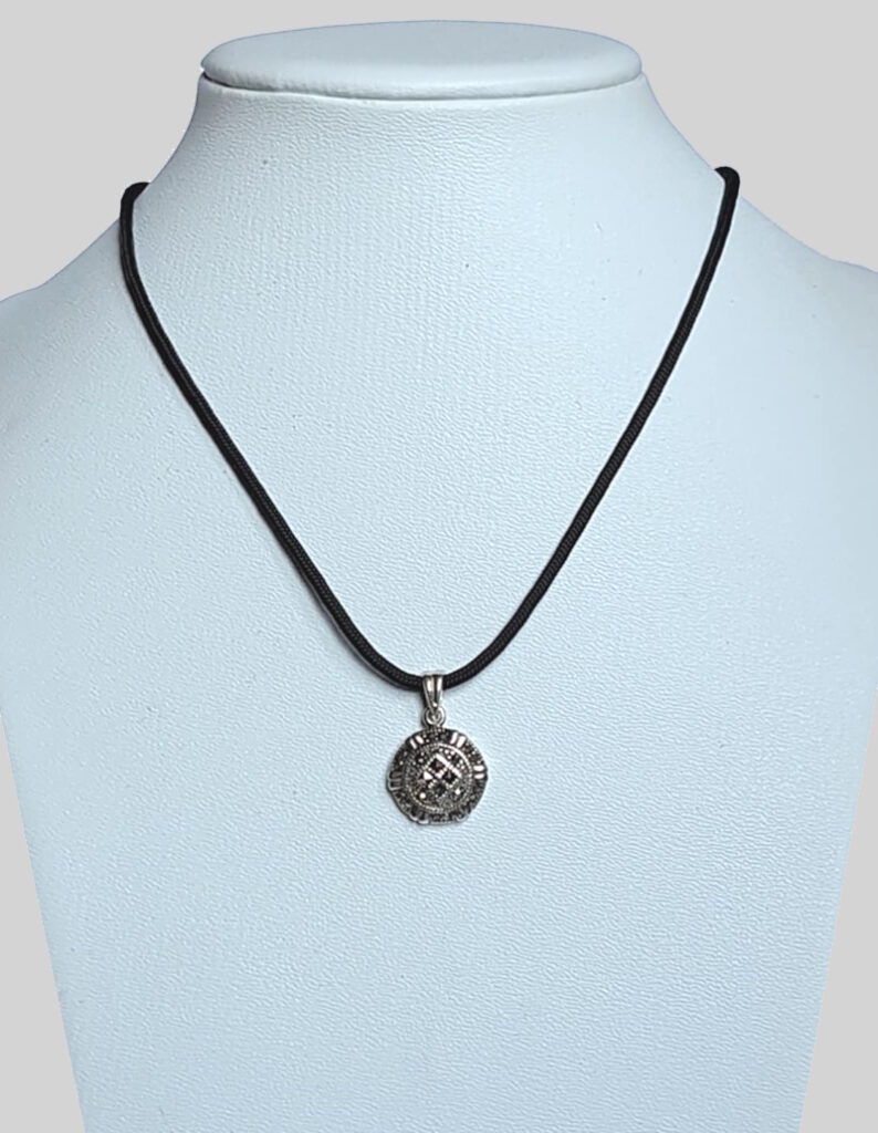 Halskette mit Medaillon