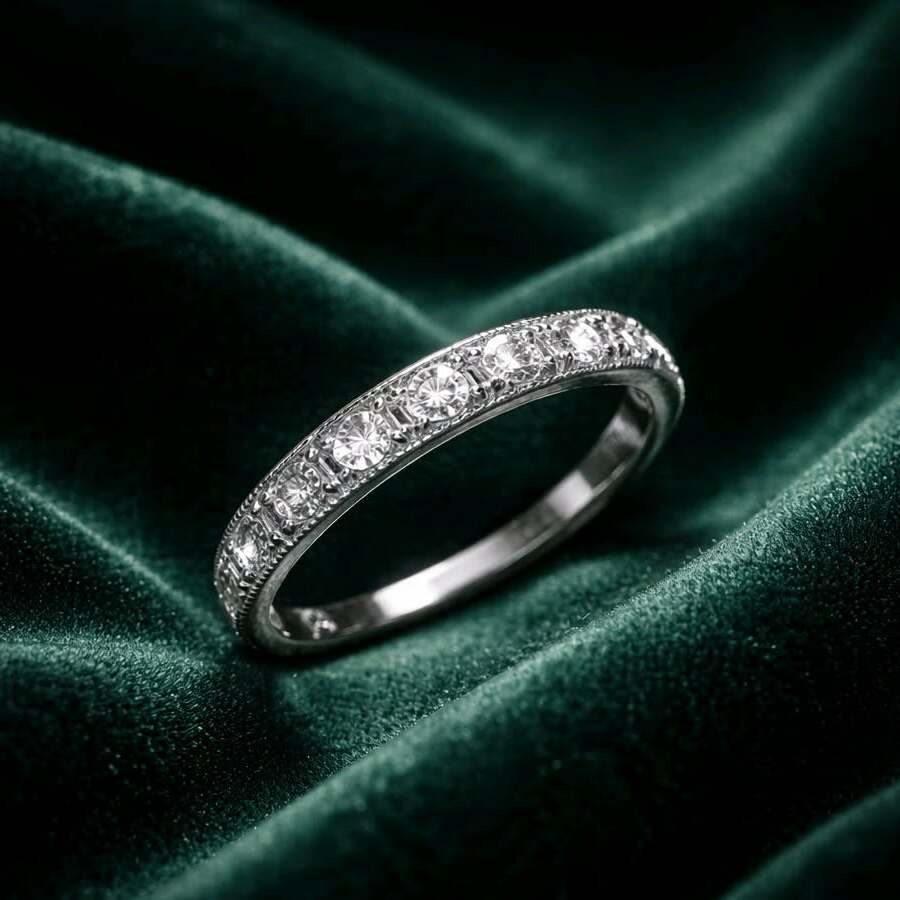 Fingerring mit Kristall-Dekor
