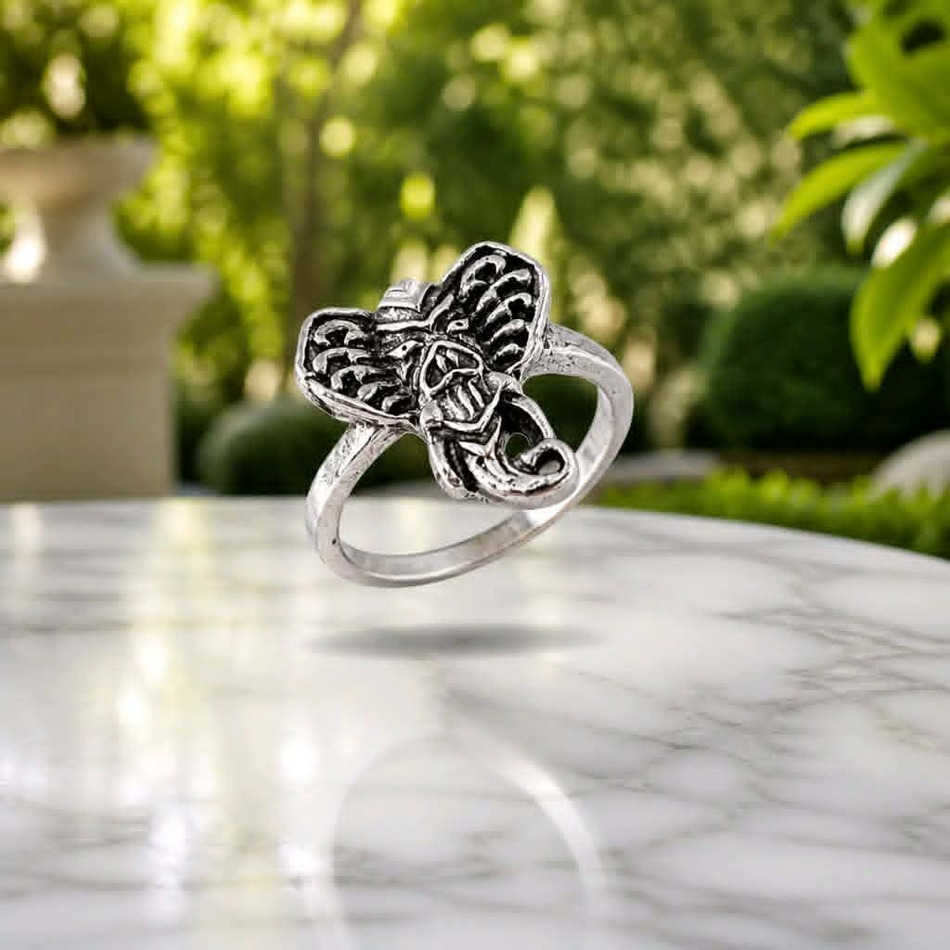 Fingerring mit Skorpion