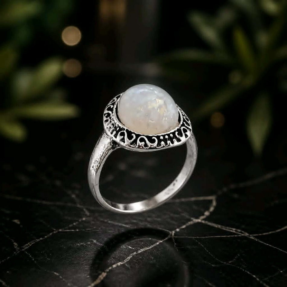 Fingerring mit Schmuckstein